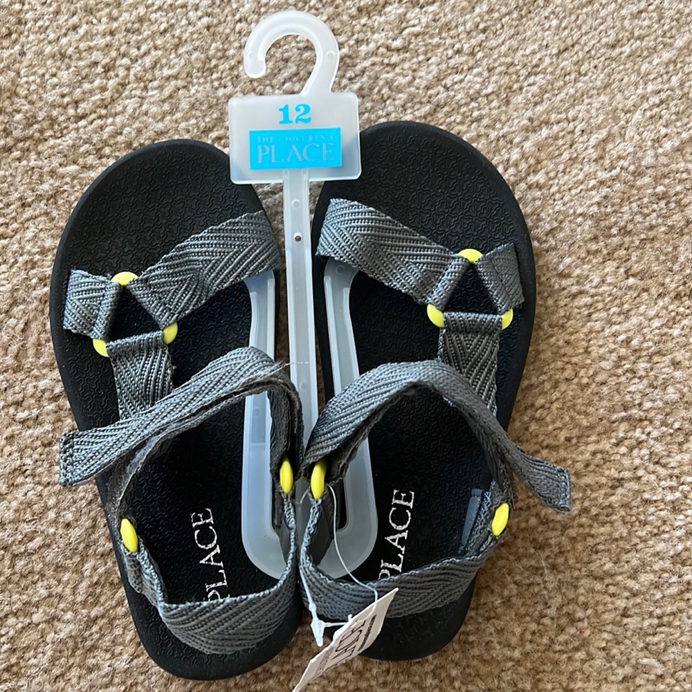 #20 Children’s Place Youth Slip On Sandals
